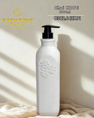 CHAI NHỰA HDPE 1000ML MÀU TRẮNG – DÁNG VUÔNG DÀI | HỌA TIẾT 3 BÔNG HOA NỔI